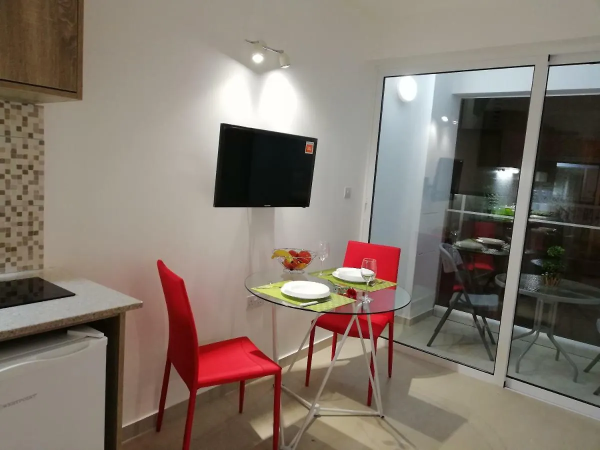 Chicos Studios Ayia Napa 0*,