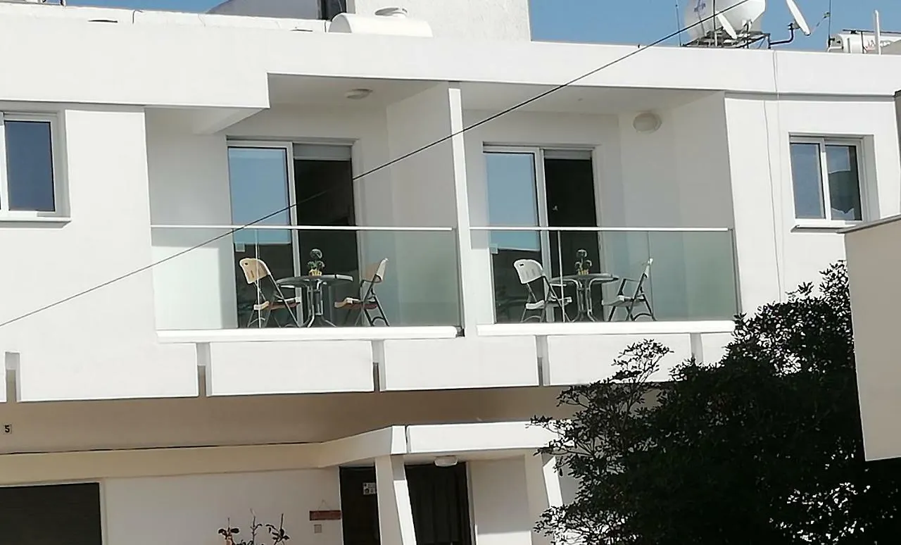 Chicos Studios Ayia Napa 0*,